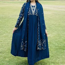 MOKOSH Women Floral Embroidered Anarkali Thread Work Kurta with Trousers & With Dupatta-25