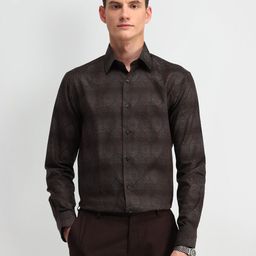 Arrow Men Manhattan Spread Collar Textured Cotton Slim Fit Formal Shirt-image-67