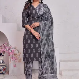 Aika Women Floral Printed Kurti with Trousers & Dupatta-image-83