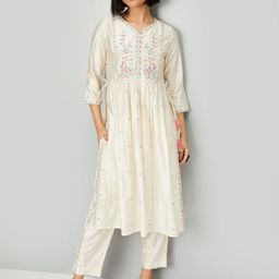 max Floral Embroidered Pleated Thread Work Kurta With Trousers-picture-20
