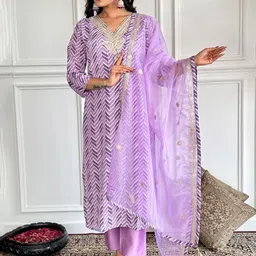 Divyadham Textiles Abstract Printed Thread Work Kurta with Trousers & Dupatta image 3
