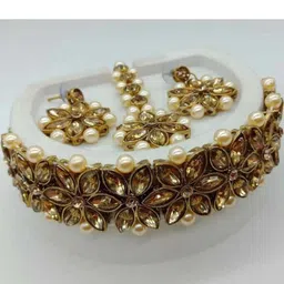 Anouk Women Gold Jewellery Set-image-59