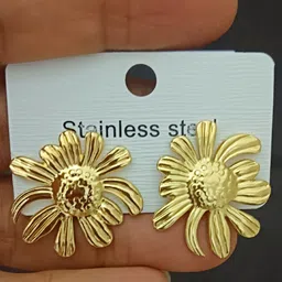 EVY Contemporary Studs Earrings-12