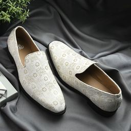 House of Pataudi Men Beige Woven Design Lightweight Faux Leather Mojaris-image-63
