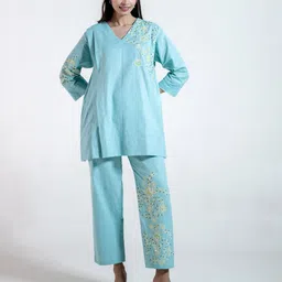 THE HOUSE OF HEMP Embroidered V-Neck Tunic With Trouser-image-67