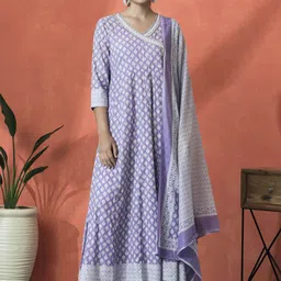 Sangria Floral Printed V-Neck Angrakha Pure Cotton Anarkali Kurta With Trouser And Dupatta-picture-12