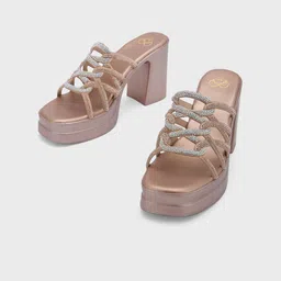 Sole To Soul Women Solid Square Toe Block Regular Sandals-10