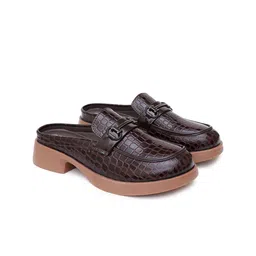 Sherrif Shoes Women Textured Round Toe Block Heels Mules-18