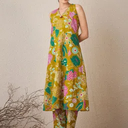Indo Era Floral Printed Sleeveless V-Neck A-Line Kurta With Trousers-picture-40