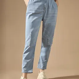 DOLCE CRUDO Women High-Rise Mildly Distressed Light Fade Stretchable Jeans-picture-17