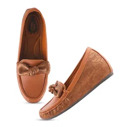 Shoetopia Girls Textured Loafers-43