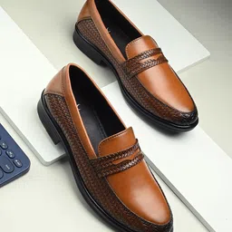 House of Pataudi Men Textured Round Toe Formal Loafers-image-20