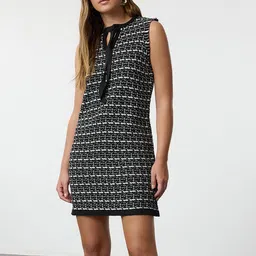 Trendyol Tie-Up Neck Batwing Sleeve A-Line Dress-picture-53
