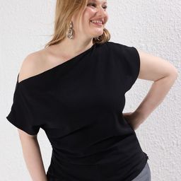 Trendyol Women Solid One Shoulder Extended Sleeves Top-image-27