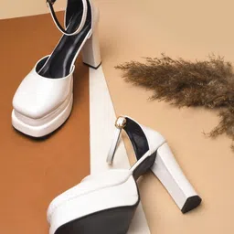 JM Looks Ethnic Block Sandals-22