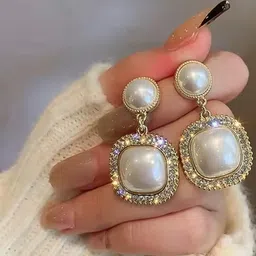 ONUYX Square Studs Earrings-6