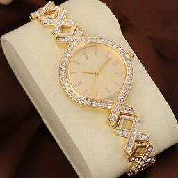 HAUTE SAUCE by Campus Sutra Women Embellished Dial & Stainless Steel Bracelet Style Straps Analogue Watch-image-100