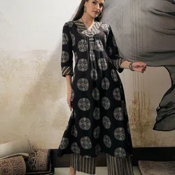 Shae by SASSAFRAS Geometric Printed V-Neck A-Line Pure Cotton Kurta With Palazzo & Dupatta-0
