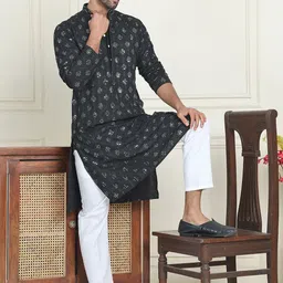 Anouk Geometric Embroidered Mandarin Collar Sequinned Kurta with Trousers-picture-29