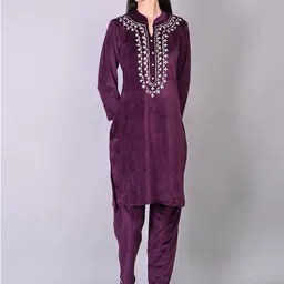 FNOCKS Women Floral Embroidered Regular Thread Work Velvet Kurta With Trousers-picture-38