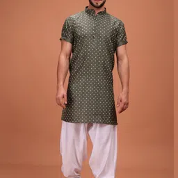 SHIWAM ETHNIX Men Abstract Printed Kurta with Salwar-picture-3