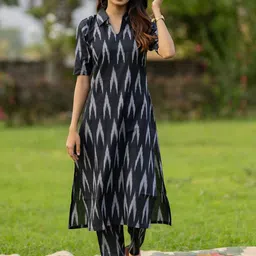 GoSriKi Women Chevron Printed Kurta with Trousers-39