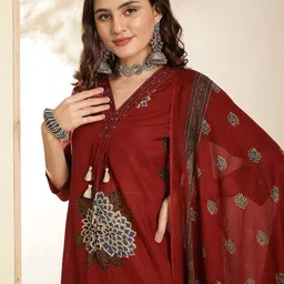 GULMOHAR JAIPUR Floral Printed Sequinned Pure Cotton Kurta With Palazzos & Dupatta image 5