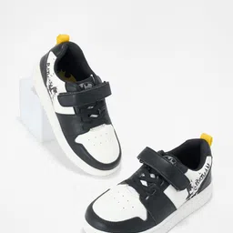 Pantaloons Junior Boys Printed Sneakers-image-15