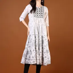 V-Mart Women Floral Printed Thread Work Anarkali Kurta-image-4