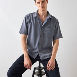 Red Flame Men Relaxed Fit Spread Collar Solid Casual Shirt-image-63