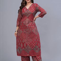 Amayra Women Maroon Kurta Sets-30