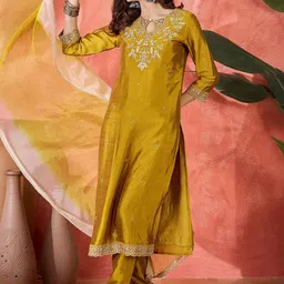 Sangria Floral Yoke Deisgn Keyhole Neck Zari Straight Kurta & Trousers With Dupatta-picture-28