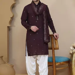 Jompers Men Embroidered Sequinned Kurta Set With Dupatta-picture-48