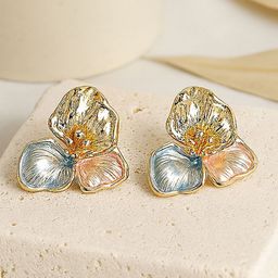 Bohey by KARATCART Gold-Plated Floral Shaped Studs-picture-37