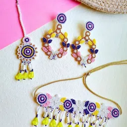 Sangria White Gold-Plated Artificial Beaded Floral Boho Bridal Jewellery Set & Maang Tika-image-12