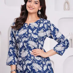 SHREE LAXMINARAYAN EXPORT Women Floral Printed Straight Kurtis-image-19