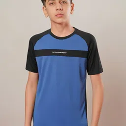 Technosport Boys Colourblocked Pockets Slim Fit T-shirt-image-72