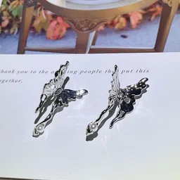 KRENOZ Silver-Plated Pearls Beaded Animal Shaped Studs-57