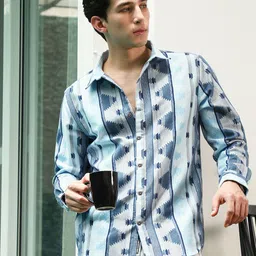 Campus Sutra Men Comfort Fit Geometric Printed Spread Collar Cotton Casual Shirt-picture-2