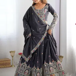DIVASTRI Ethnic Motifs Embroidered Semi-Stitched Lehenga & Unstitched Blouse With Dupatta-picture-46