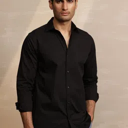 Uncluttered Closet Men Standard Fit Spread Collar Solid Cotton Casual Shirt-image-60