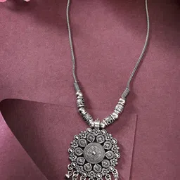 Anouk Women Silver-Toned Floral Shape Pendant with Chain-image-33