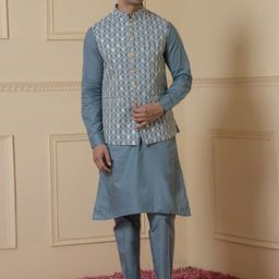 Satwaa Men Regular Thread Work Kurta with Trousers-picture-7