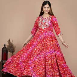 SHOOLIN Bandhani Printed Round Neck Anarkali Tiered Kurta-27