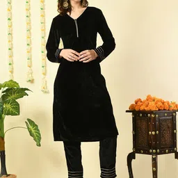Myshka Women Regular Velvet Kurta with Trousers-picture-2