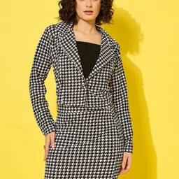 DIMPY GARMENTS Women Checked V-Neck Co-Ords Sets-image-2