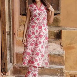 Handish Floral Printed V-Neck Sleeveless Straight Kurta With Trouser-45