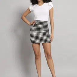 QIOA Houndstooth Printed Pencil Mini Skirt-image-97