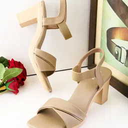 XE Looks Block Sandals with Buckles-14