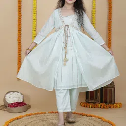 Cutiediva Girls Embellished Top with Trousers-image-28